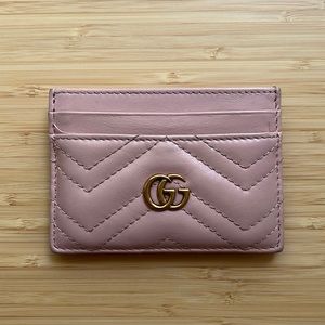 Great condition Gucci wallet!